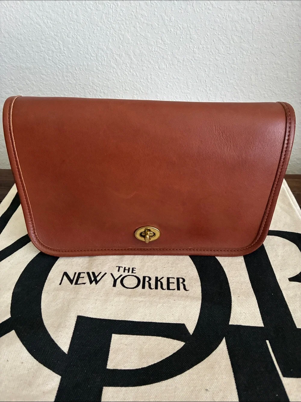 Vintage Coach Pocket Purse in British Tan - Picture 1 of 14
